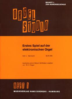 Erstes Spiel auf der elektronischen Orgel 1 