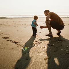 By The Seaside von Austin Farwell (Download) 