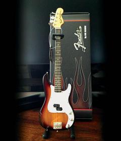 Fender Precision Bass - Sunburst Finish von Axe Heaven im Alle Noten Shop kaufen